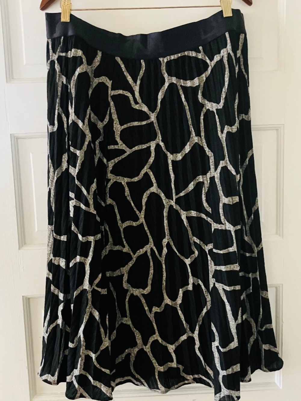 DKNY pleated skirt SZ XL NWOT